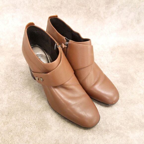 Easy Spirit Womens Aldea Size 10.5 Brown  Leather Side Zip 2.5" Heel Ankle Boots - Picture 1 of 11